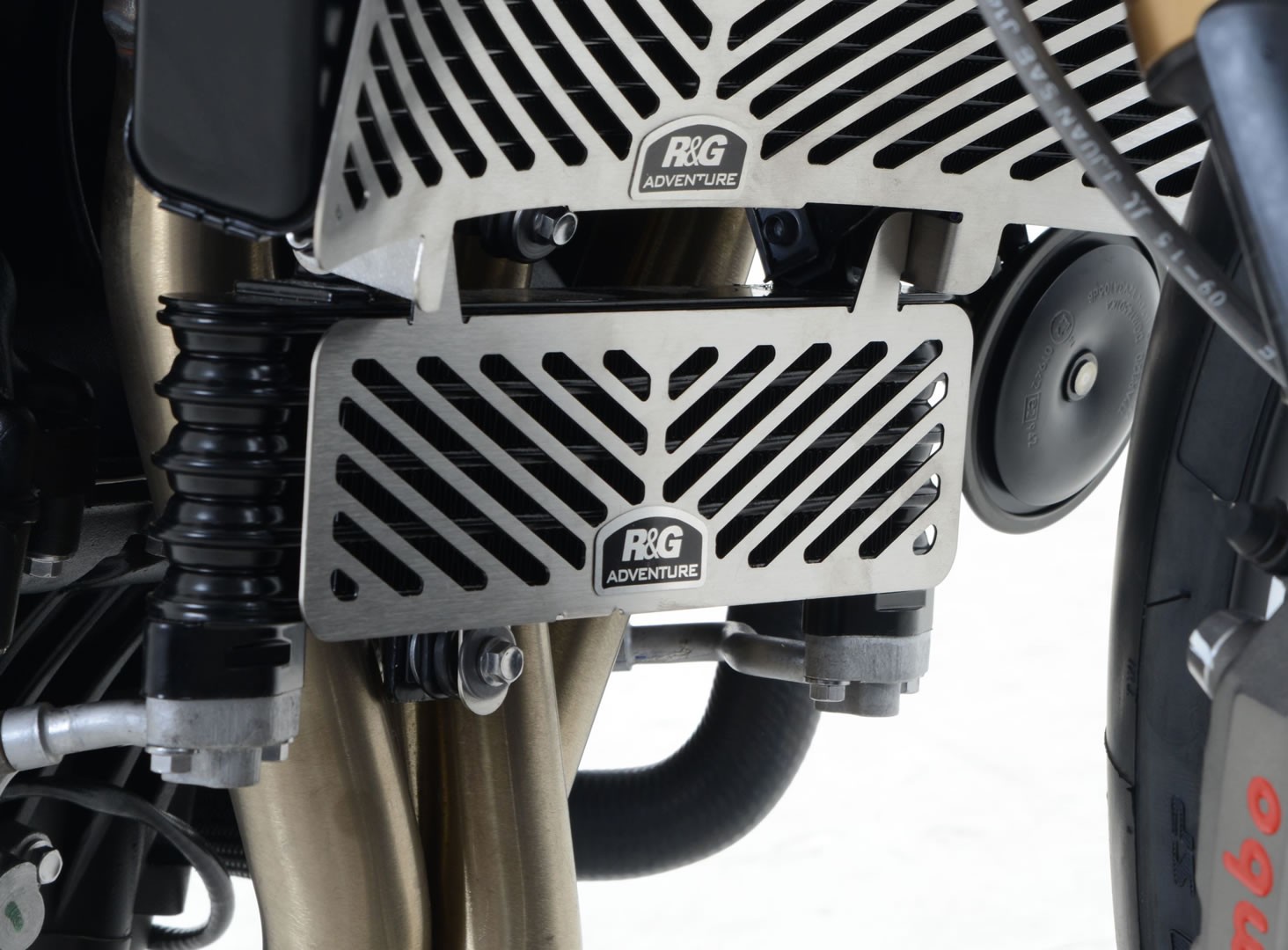 R&G Racing griglia protezione radiatore olio in acciaio inox per TRIUMPH SPEED TRIPLE 1050 /R 2011-2015