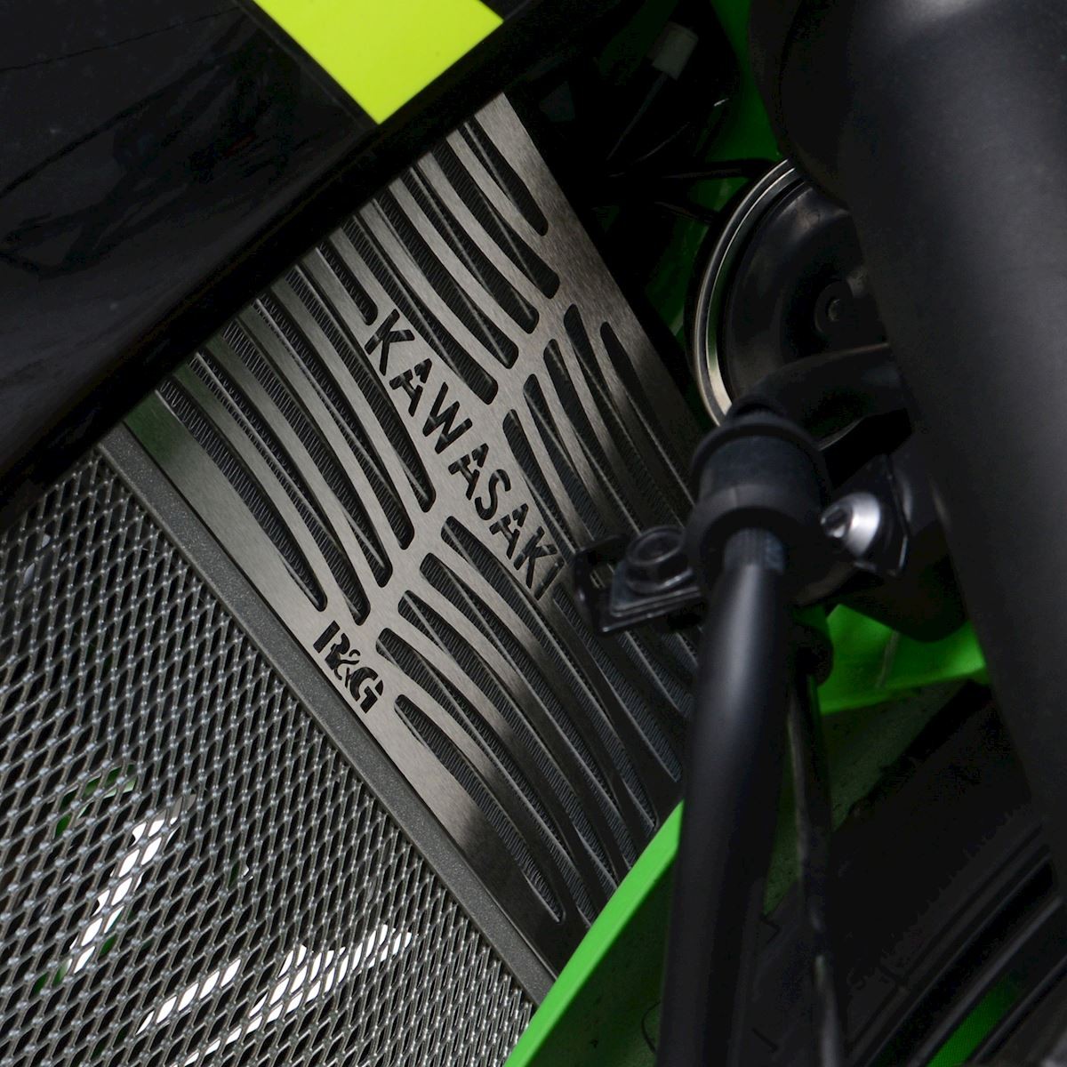 R&G Racing griglia protezione radiatore acqua con logo per KAWASAKI NINJA 125 2018-2023