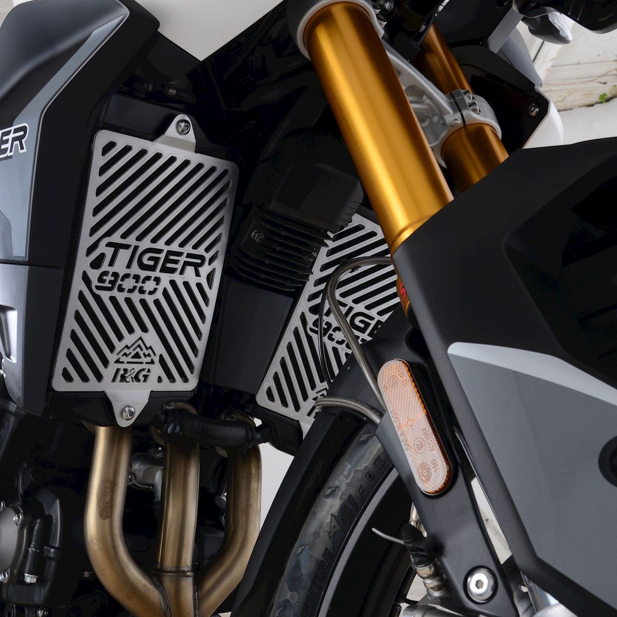 R&G Racing griglia protezione radiatore acqua con logo per TRIUMPH TIGER 900 2020-2023