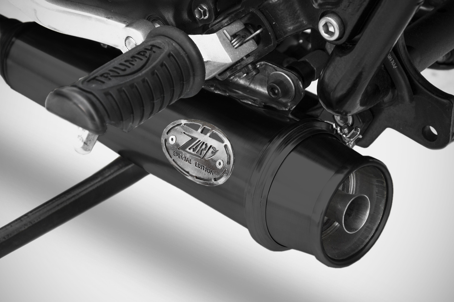Kit Completo Zard 2>2 Racing Nero Acciaio Inox per modello Carburatore e Iniezione per TRIUMPH BONNEVILLE T100 2001-2016