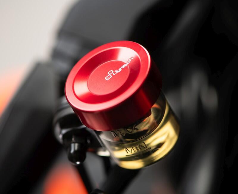 Coperchio serbatoio pompa frizione LighTech per DUCATI MONSTER 1200 /S/R 2014-2021