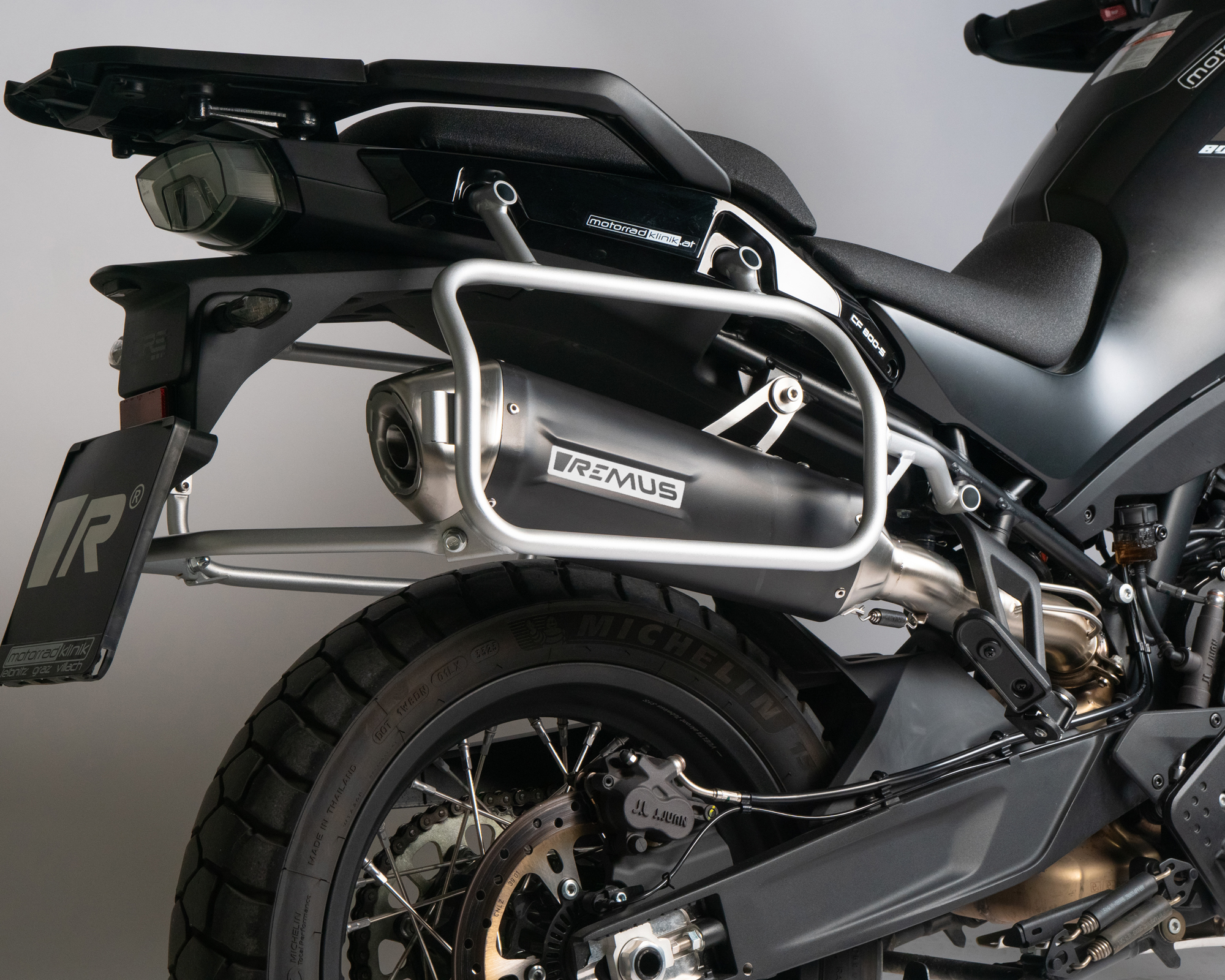 Silenziatore Remus Offroad omologato per CFMOTO 800 MT 2024-2026
