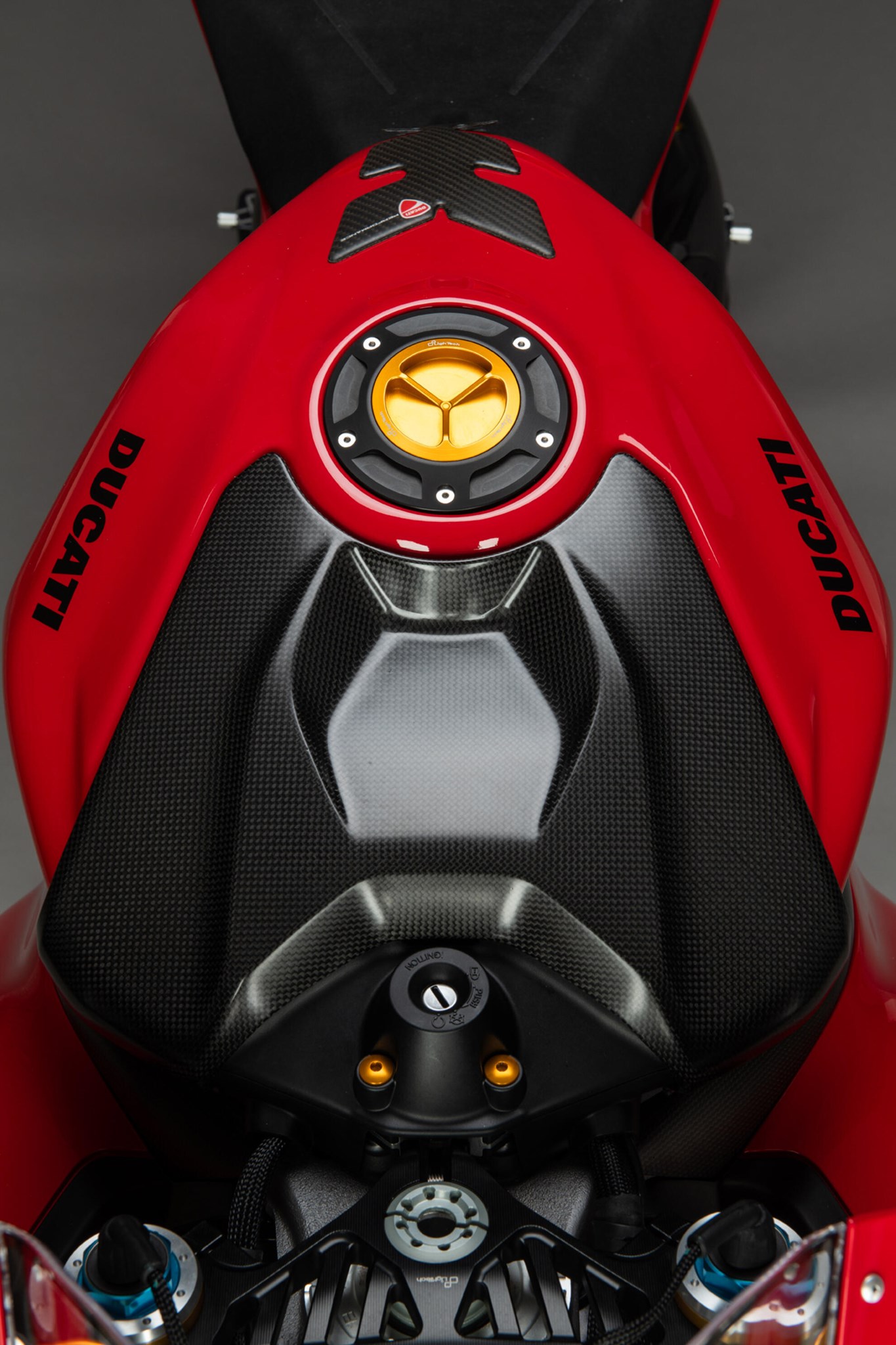 Copri serbatoio carbonio LighTech per DUCATI PANIGALE V4 /S 2025