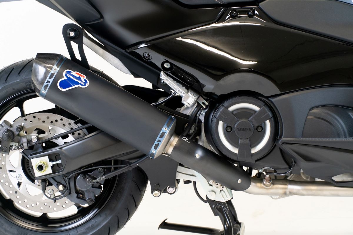 Scarico Completo Termignoni Racing in Acciaio Inox con Terminale in Titanio Nero e Paracalore per YAMAHA T-MAX 560 2022-2025