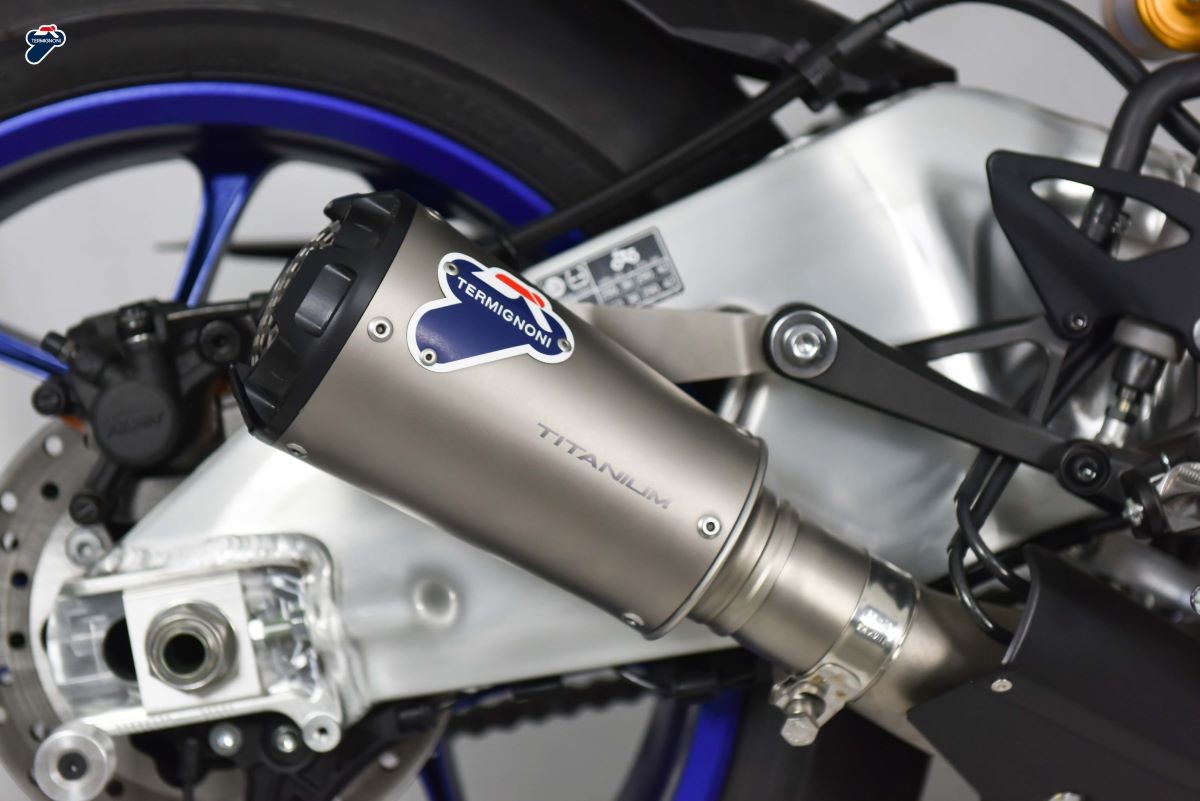 Kit Silenziatore Termignoni Racing Catalizzato in Titanio con Fondello in Alluminio con Tubo di Raccordo per YAMAHA YZF-R1 2015-2023