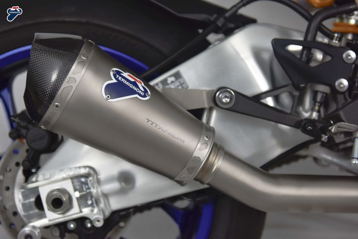 Kit Silenziatore Termignoni Relevance Racing in Titanio con Tubo di Raccordo DeCatalizzato per YAMAHA YZF-R1 2015-2024