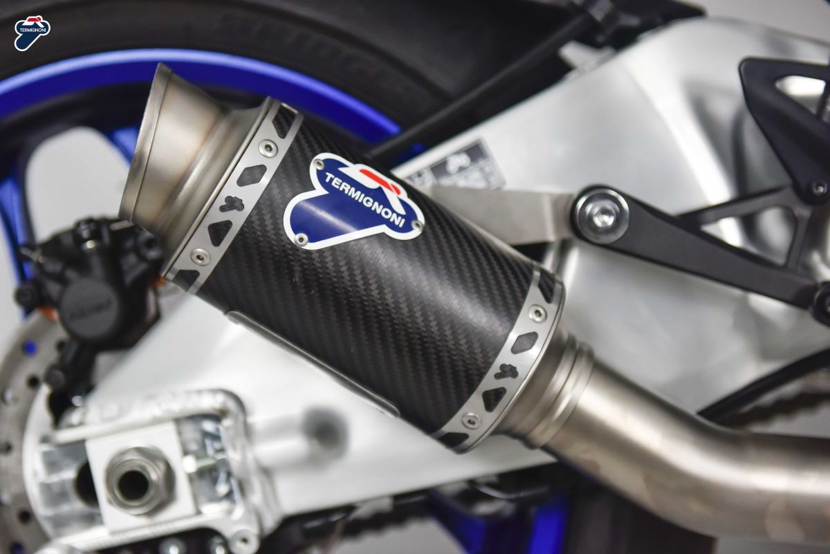 Kit Silenziatore GP STYLE Termignoni Racing in Carbonio con Tubo di Raccordo DeCatalizzato per YAMAHA YZF-R1 2015-2024
