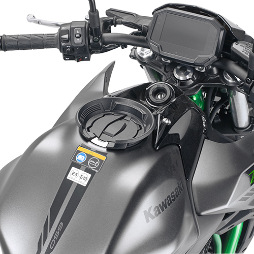 Flangia specifica per l'utilizzo di borse da serbatoio TANKLOCK per KAWASAKI Z 650 2023-2025