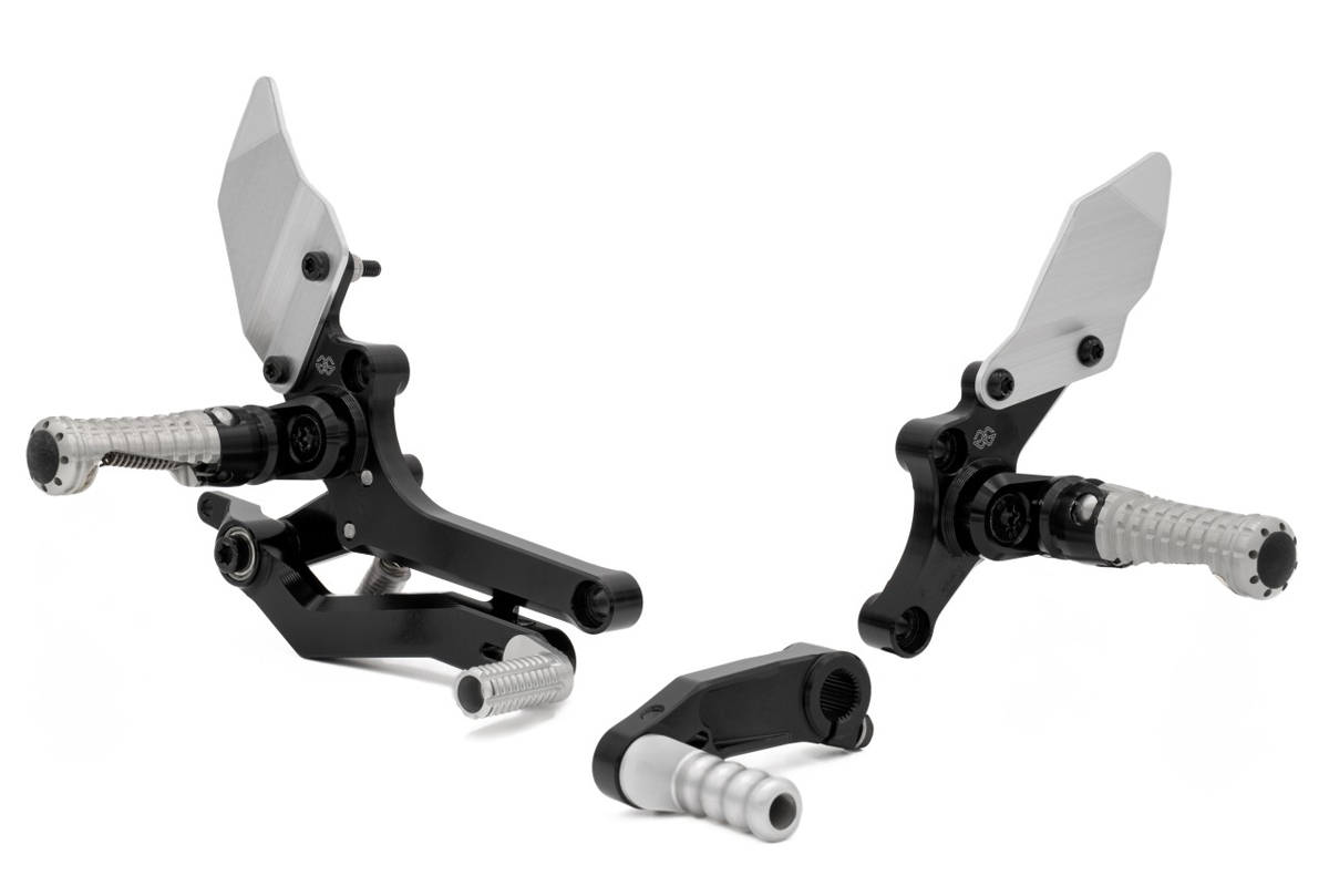 Gruppo Pedane Gilles Tooling RCT10GT Nero e Argento per BMW R 12 2024-2025